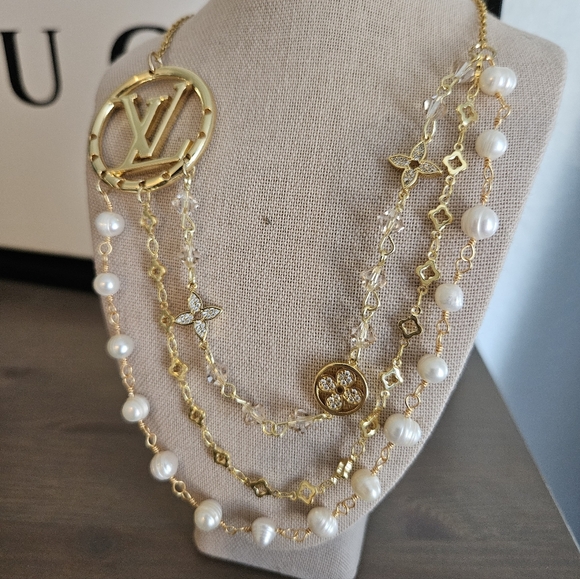 Handmade Necklace - Salt Water Pearls - Picture 2 of 2